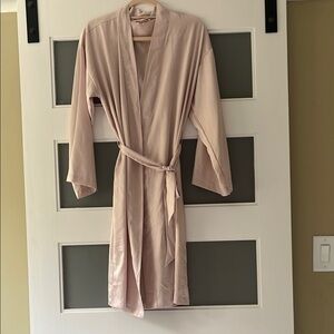 Victoria Secret Women's Satin midi Robe - Blush Pink